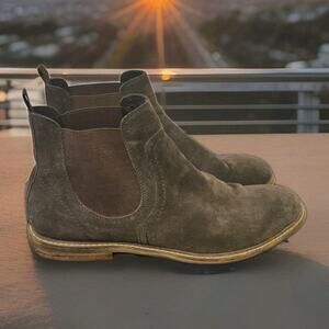 Public Opinion Men’s Chelsea Boot Size 11 Brown Suede
